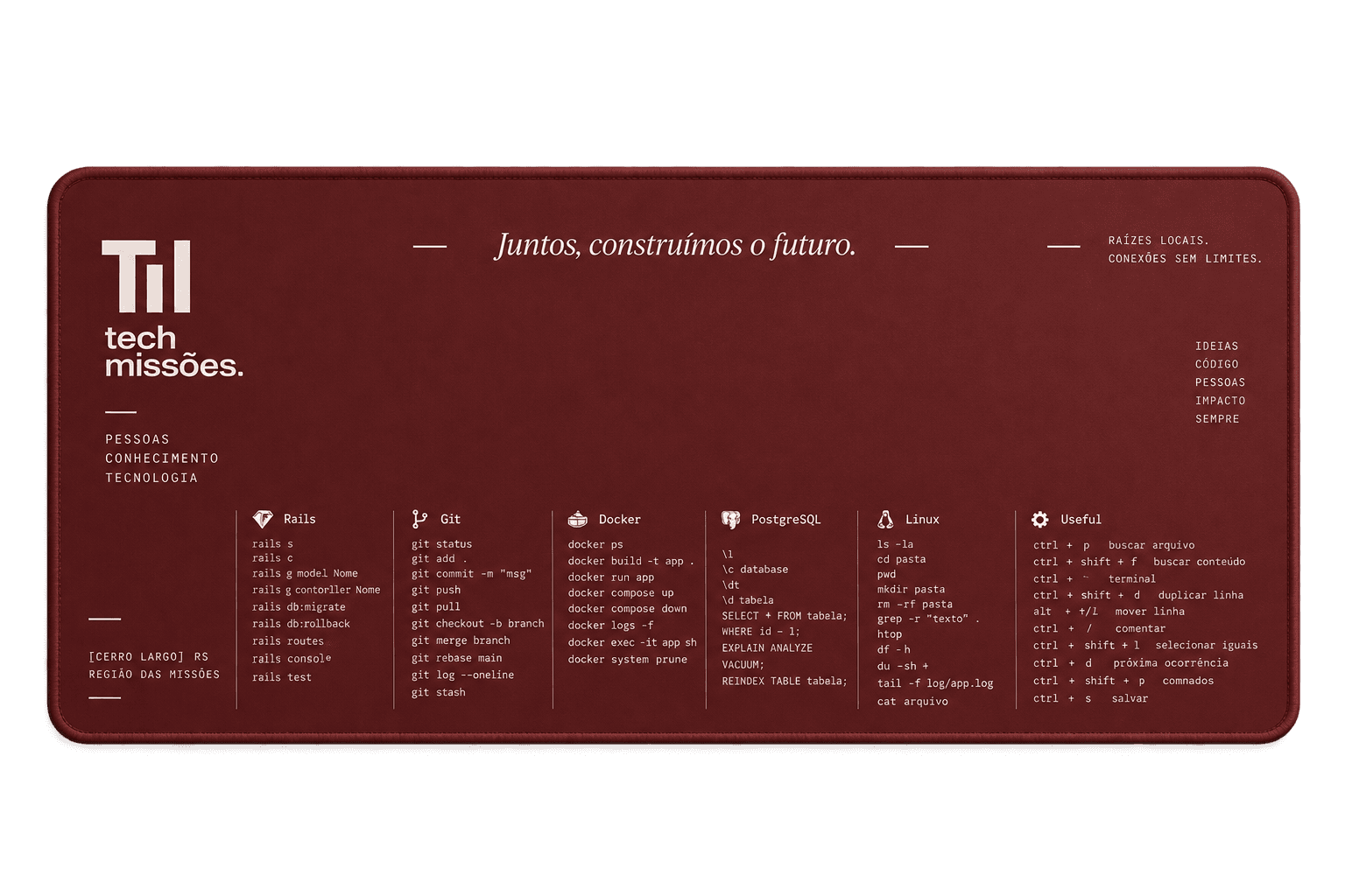 Mousepad vermelho da Tech Missões com a marca da comunidade e um guia de consulta de programação e ferramentas.